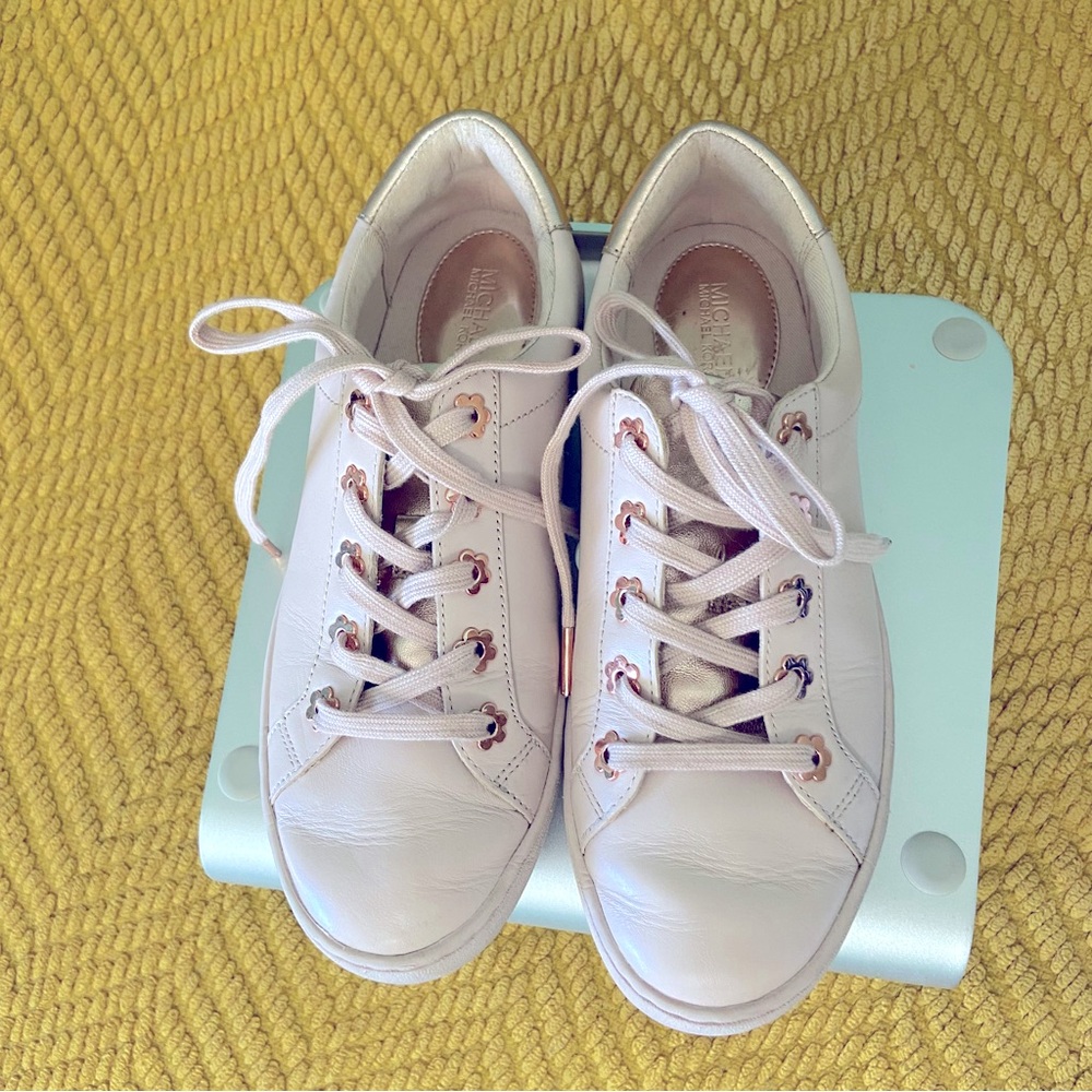 Michael Kors, pink leather sneakers, size 6